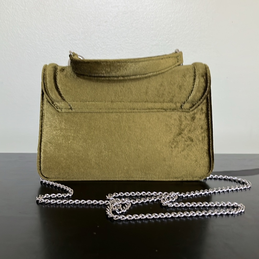 Akira RENDEZVOUX VELVET PURSE. PRICE IS FIRM - Picture 7 of 12